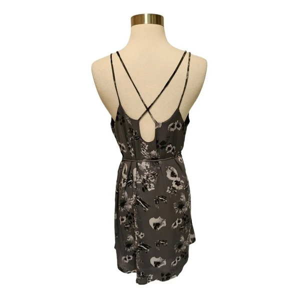 Maurices Gray Short Dress Size Medium Floral Print Spaghetti Straps - Picture 8 of 8